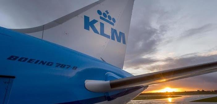De ondernemingsraad van KLM wil dat de luchtvaartmaatschappij terugkomt op zijn besluit minder bemanning in te zetten op lange vluchten. (Foto: ANP)||