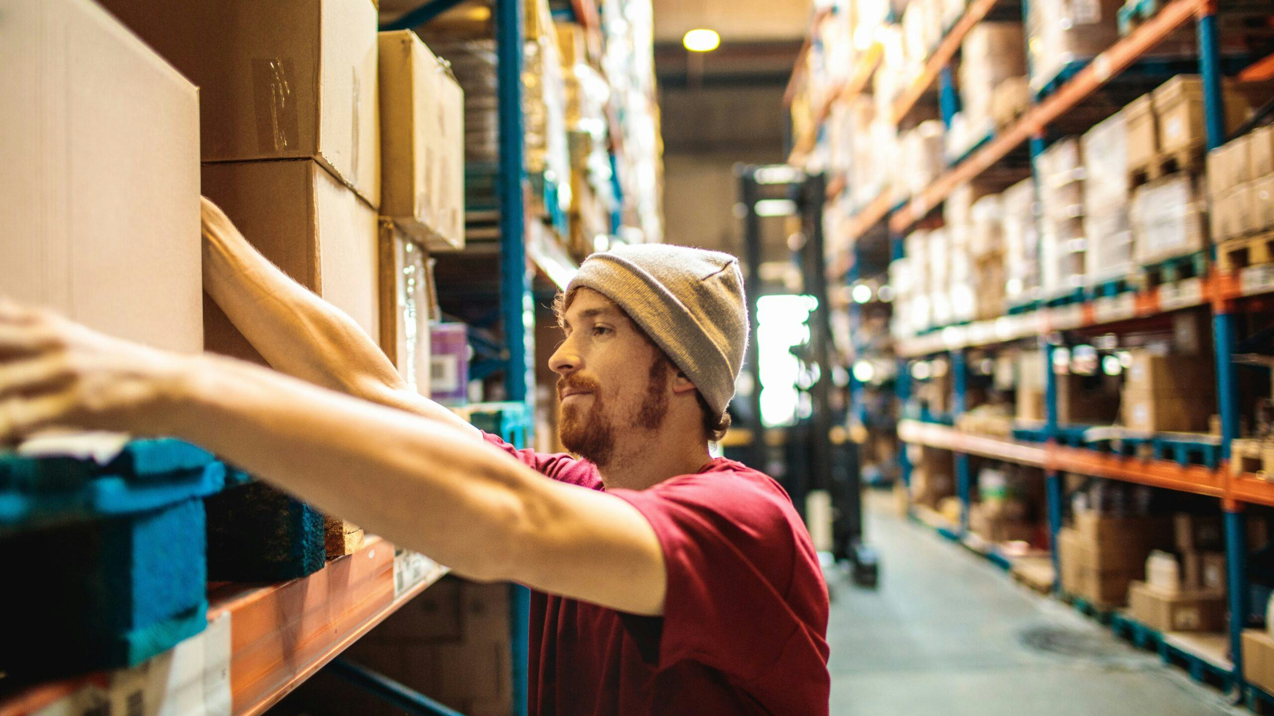 Arbeidsinspectie: fysieke belasting pakketdiensten moet omlaag