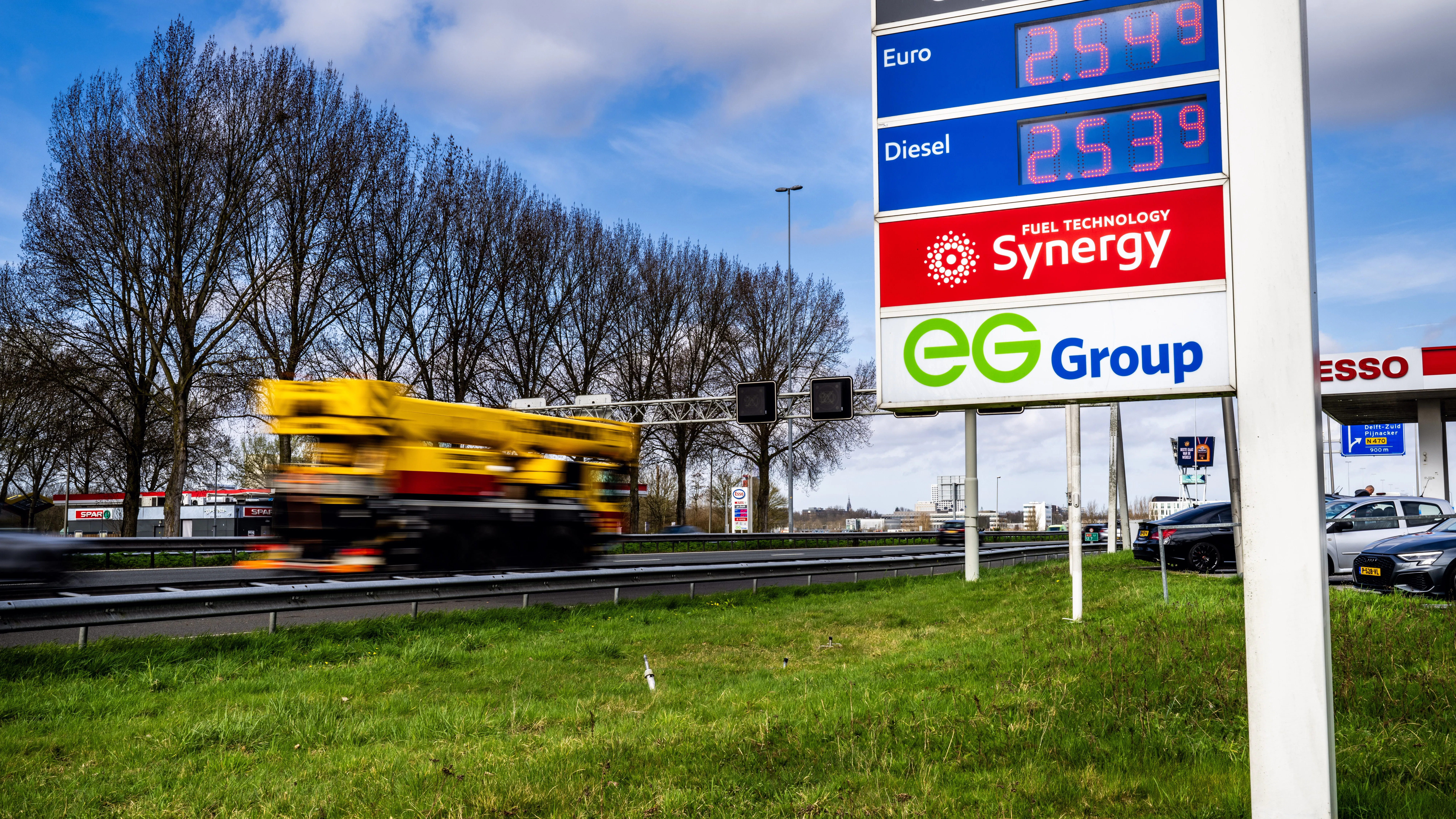 De prijzen van benzine en diesel stijgen tot boven de € 2,50 per liter. Foto: ANP/Frank de Roo