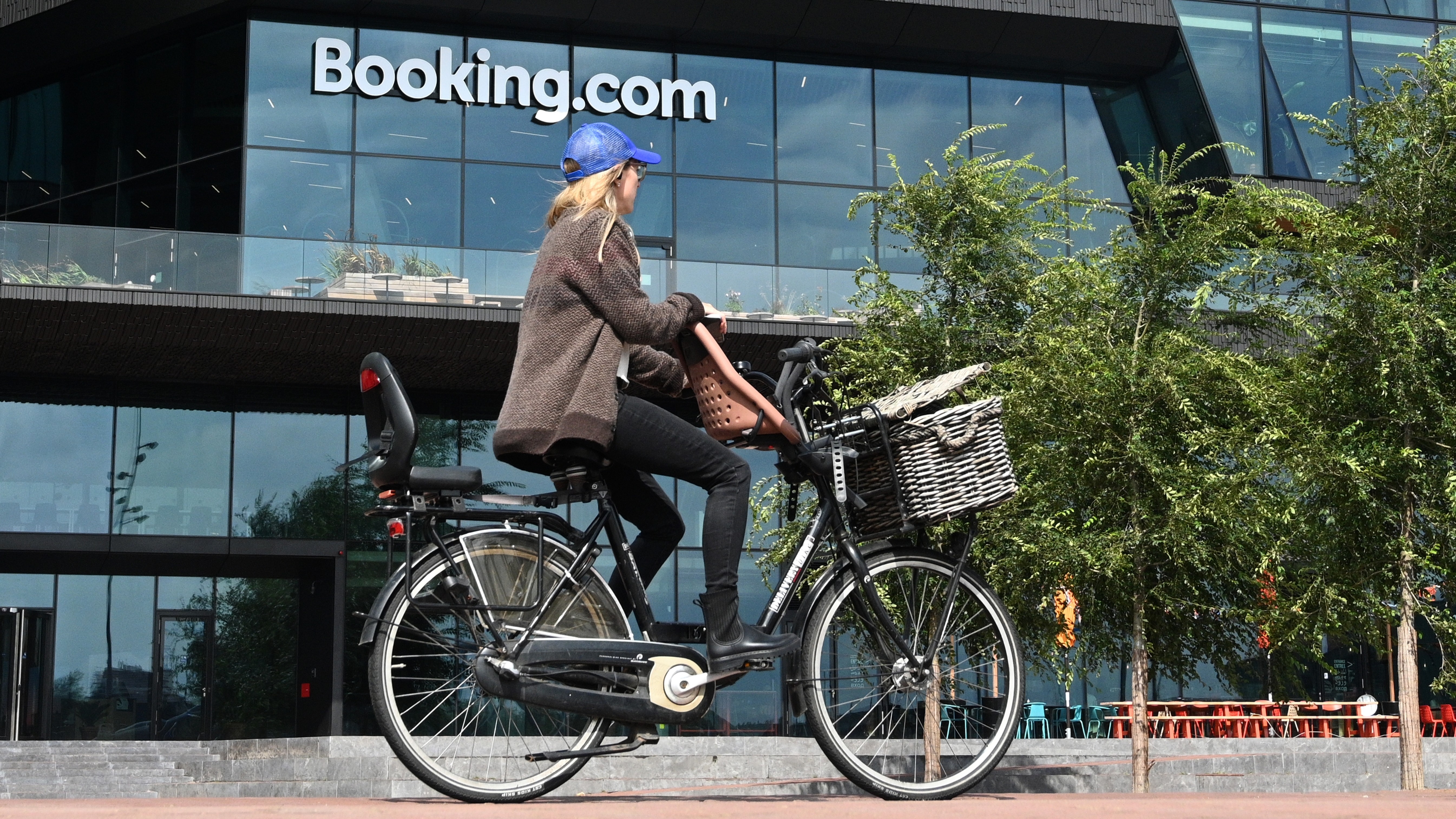Booking en OR tegenover elkaar bij rechter vanwege verplichte kantoordagen - en dat kan grote gevolgen hebben